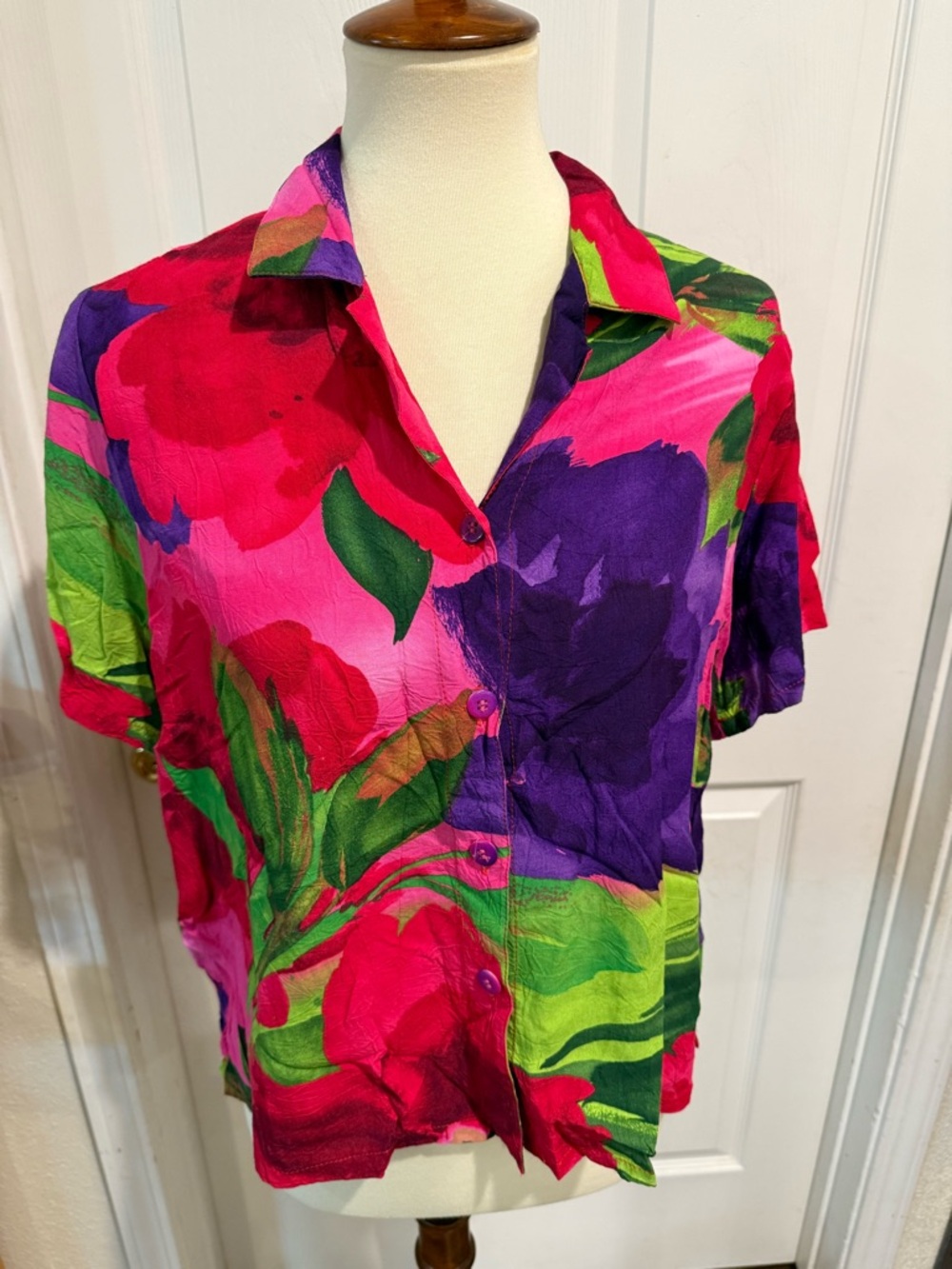 Jams World VTG Hawaiian vibrant Pink & Purple Floral Button-Up Short Sleeve Top